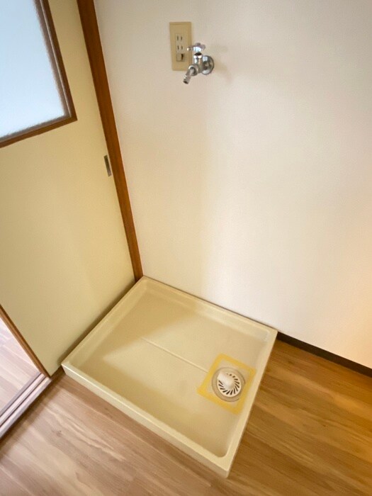 物件内観写真20　(洗濯機置場)