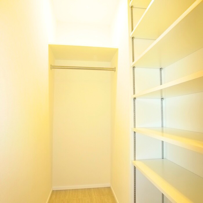 物件内観写真18　(靴箱)