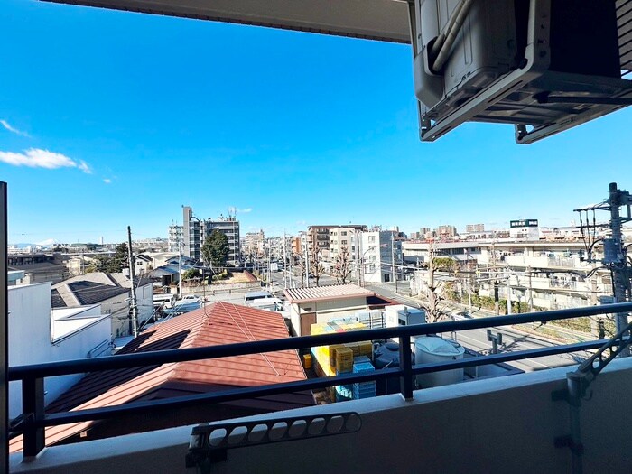 物件内観写真16　(室内からの展望)