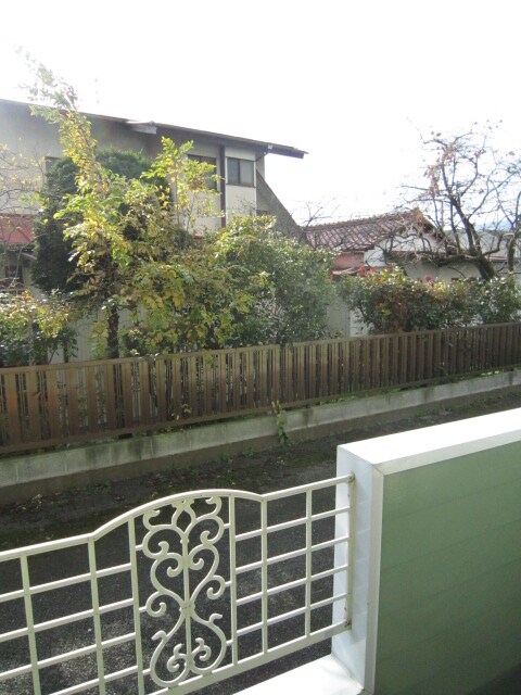 物件内観写真12　(室内からの展望)