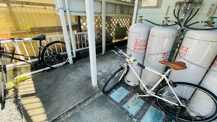 物件外観写真6　(駐輪場)
