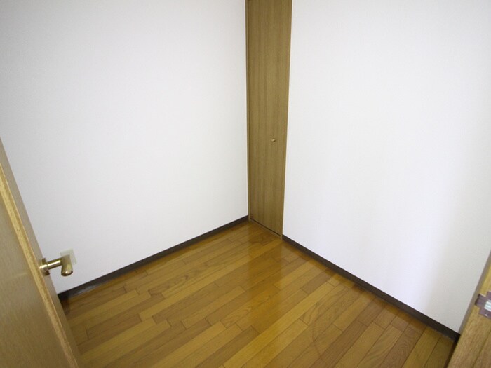 物件内観写真13　(廊下)