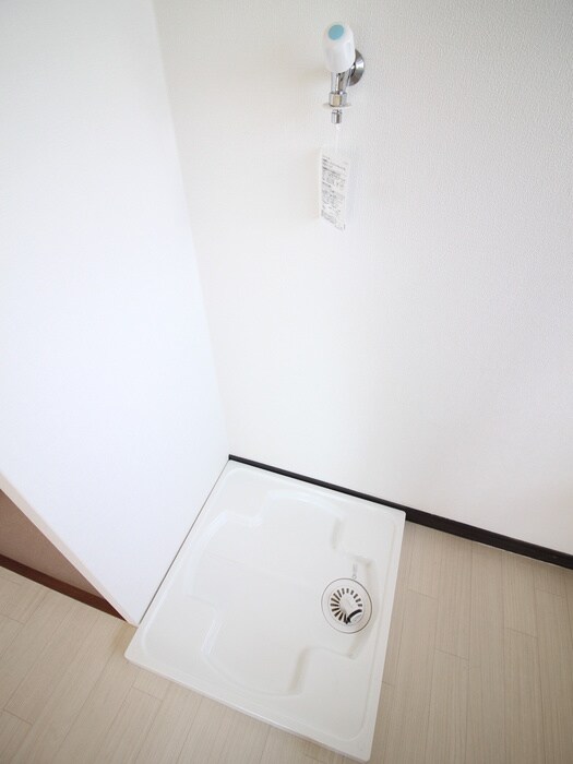 物件内観写真11　(洗濯機置場)