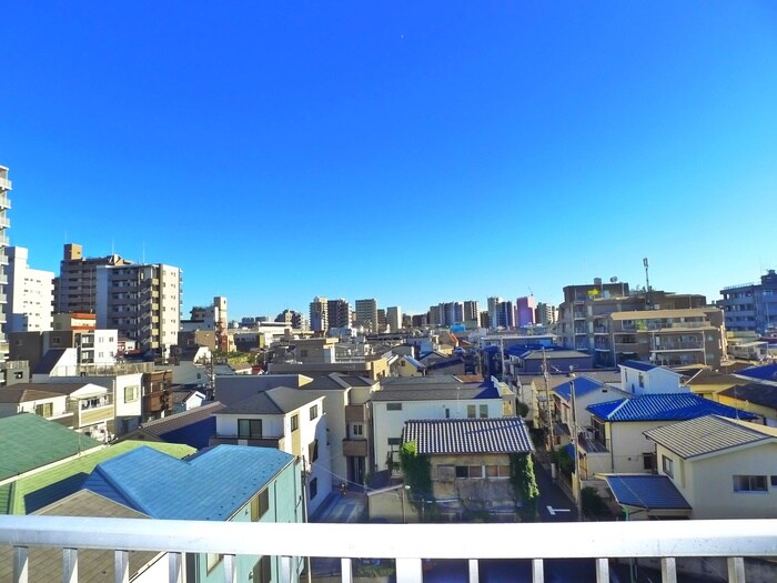 物件内観写真18　(室内からの展望)