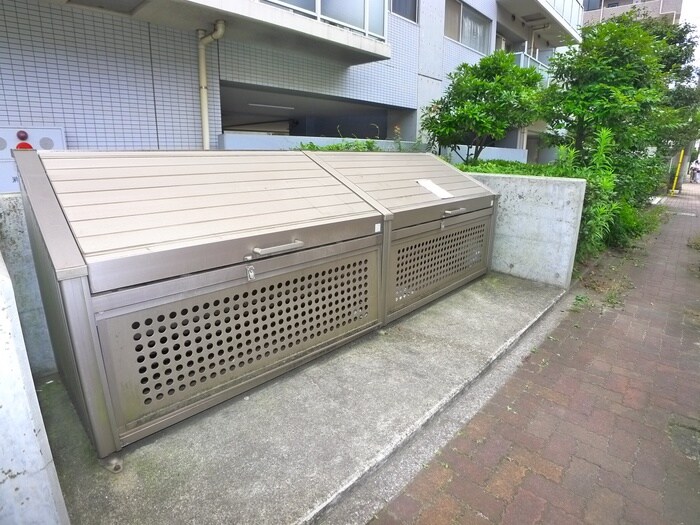 物件外観写真5　(駐輪場)