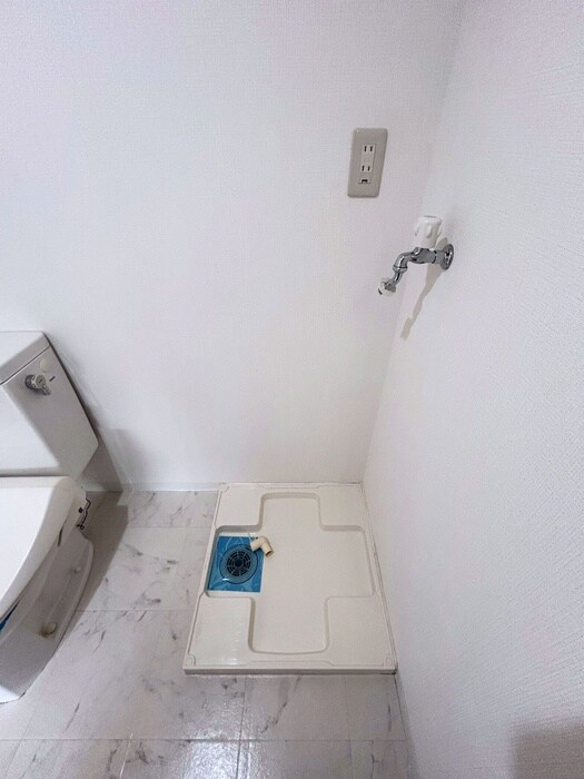 物件内観写真12　(洗濯機置場)