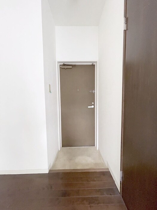 物件内観写真17　(玄関)
