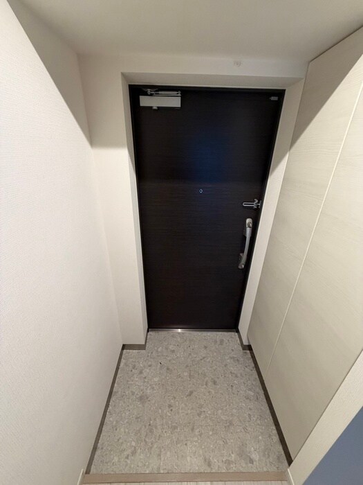 物件内観写真7　(玄関)