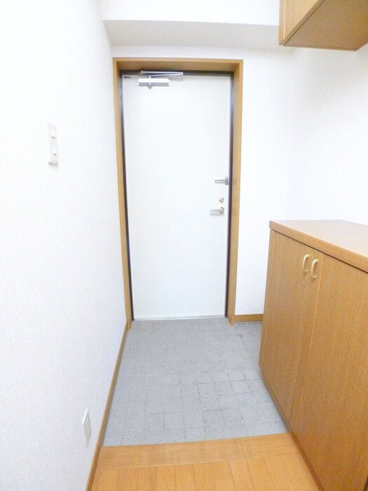 物件内観写真16　(玄関)