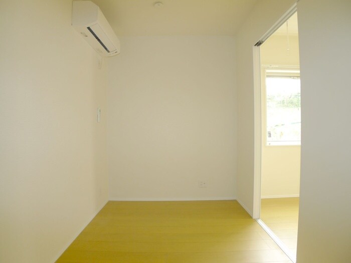 物件内観写真10　(居室)