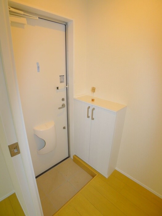 物件内観写真16　(玄関)