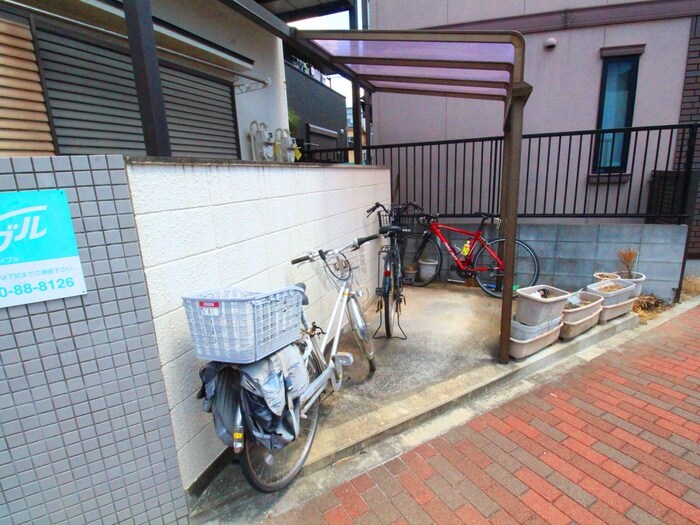 物件外観写真3　(駐輪場)