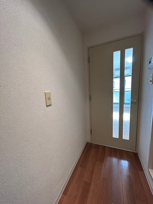 物件内観写真12　(廊下)