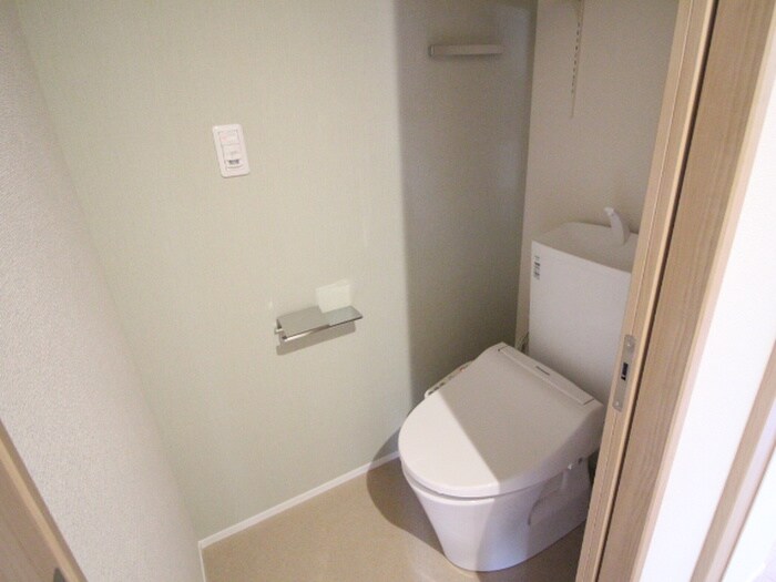 物件内観写真15　(トイレ)