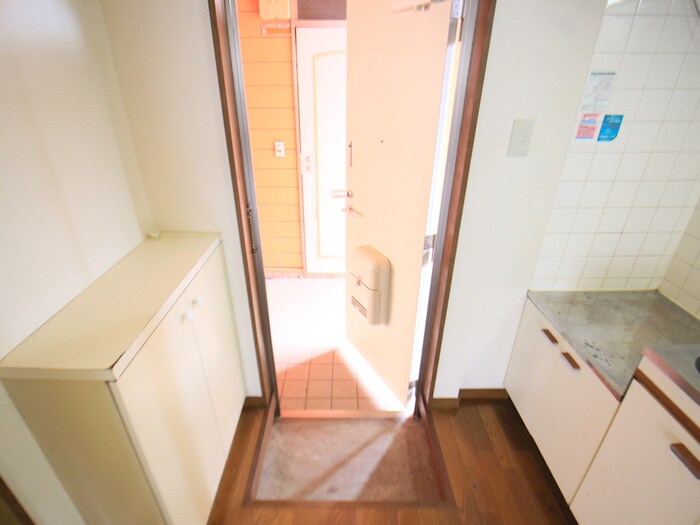 物件内観写真14　(玄関)