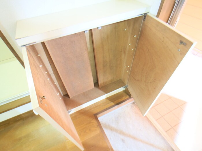 物件内観写真15　(靴箱)