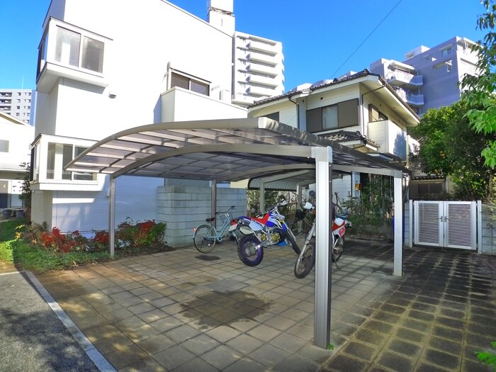 物件外観写真4　(駐輪場)