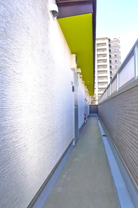 物件外観写真2　(エントランス部分)