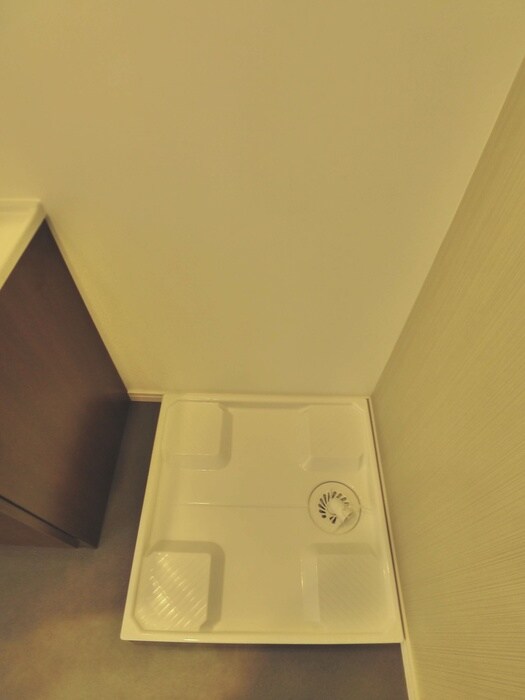 物件内観写真16　(洗濯機置場)