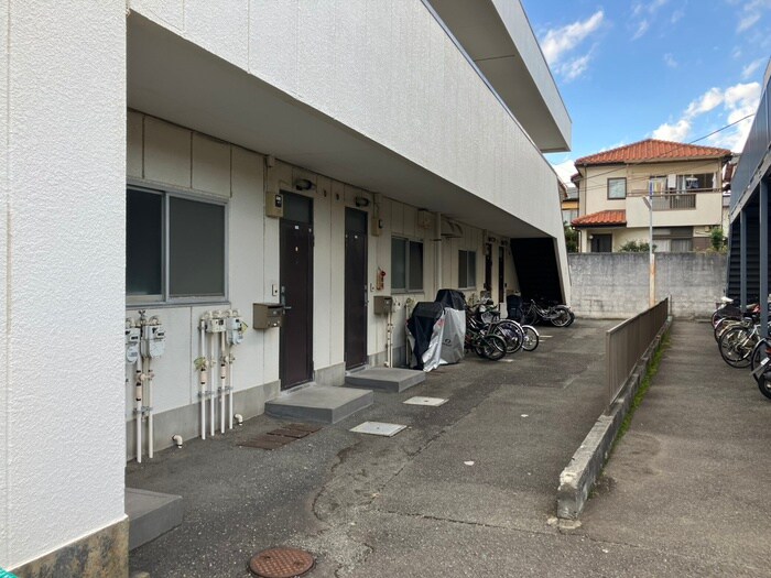 物件外観写真5　(エントランス部分)