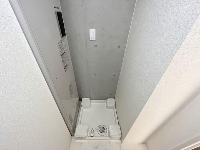 物件内観写真14　(洗濯機置場)