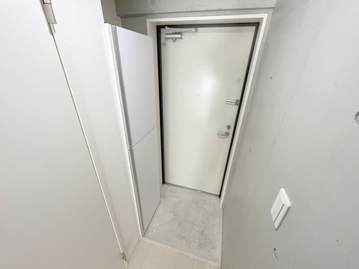 物件内観写真16　(玄関)