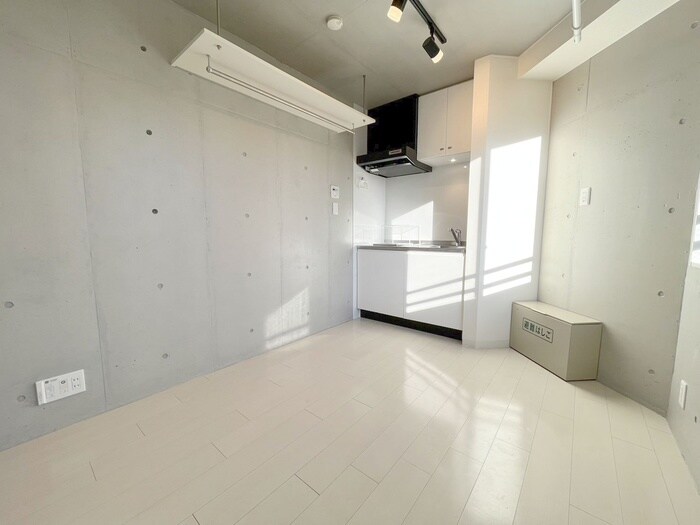 物件内観写真20　(室内からの展望)