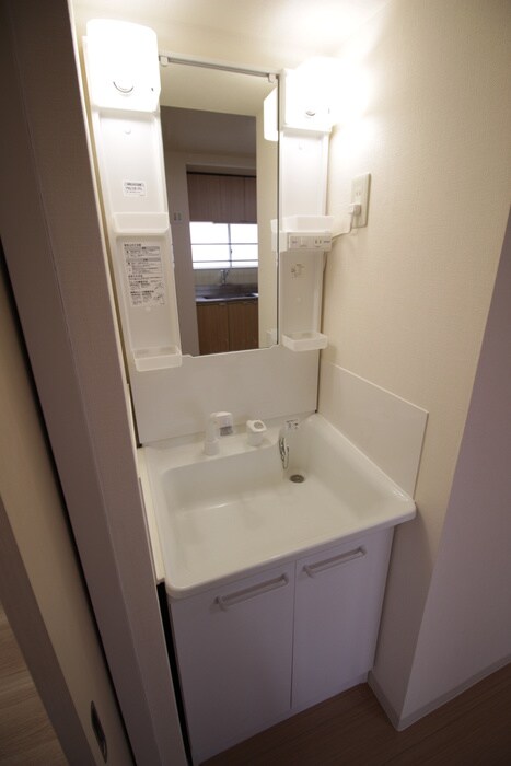 物件内観写真11　(洗面)