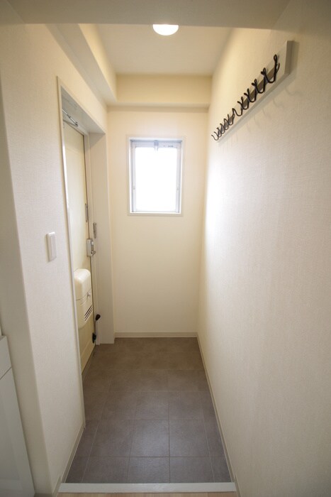 物件内観写真16　(玄関)