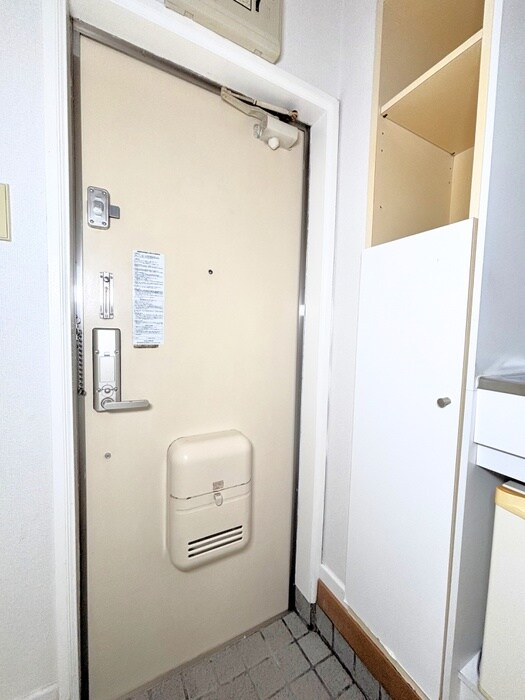 物件内観写真17　(玄関)