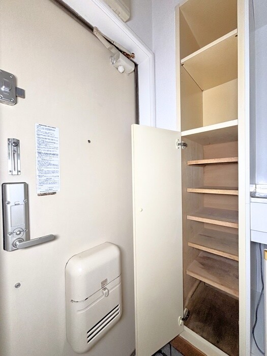 物件内観写真18　(靴箱)