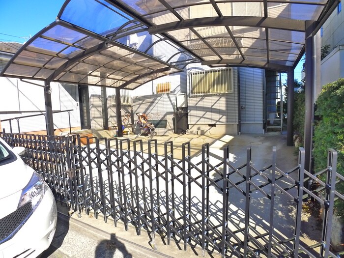 物件外観写真3　(駐車場)