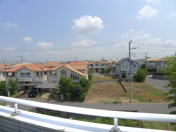 物件内観写真7　(室内からの展望)