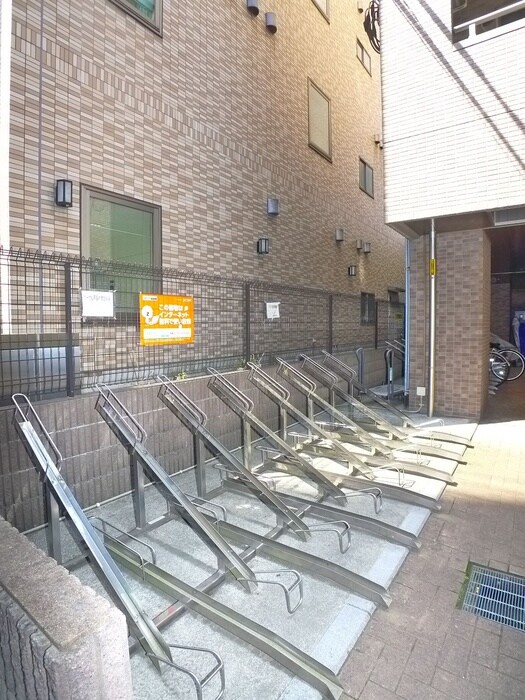 物件外観写真5　(駐輪場)