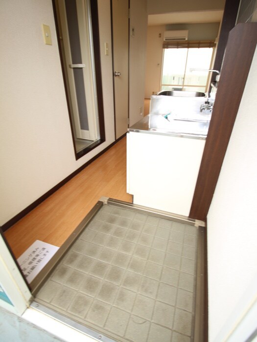 物件内観写真17　(玄関)