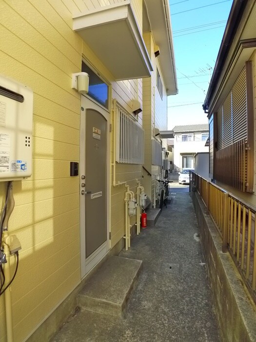 物件外観写真5　(エントランス部分)