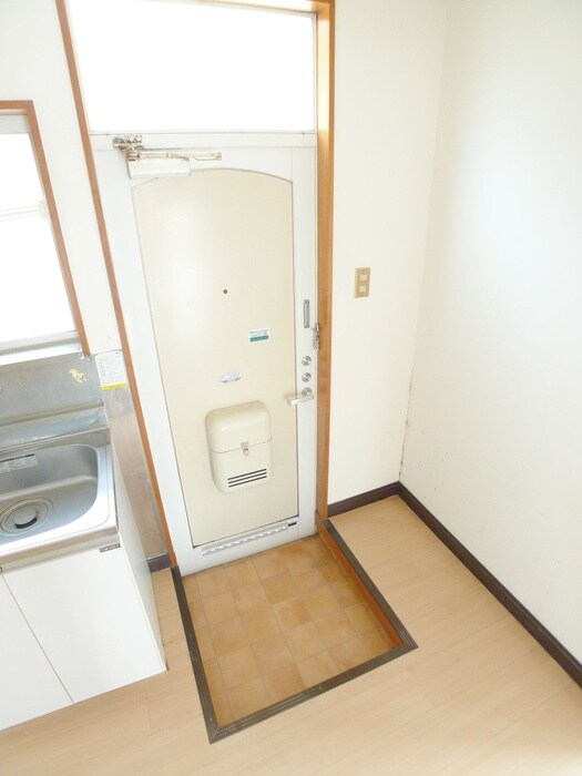 物件内観写真15　(玄関)