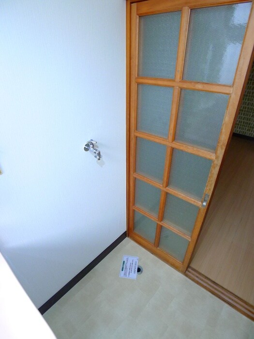 物件内観写真16　(洗濯機置場)