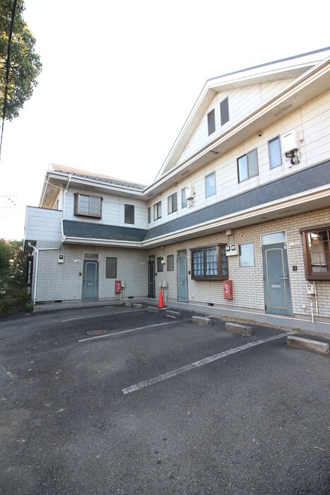 物件外観写真5　(駐車場)