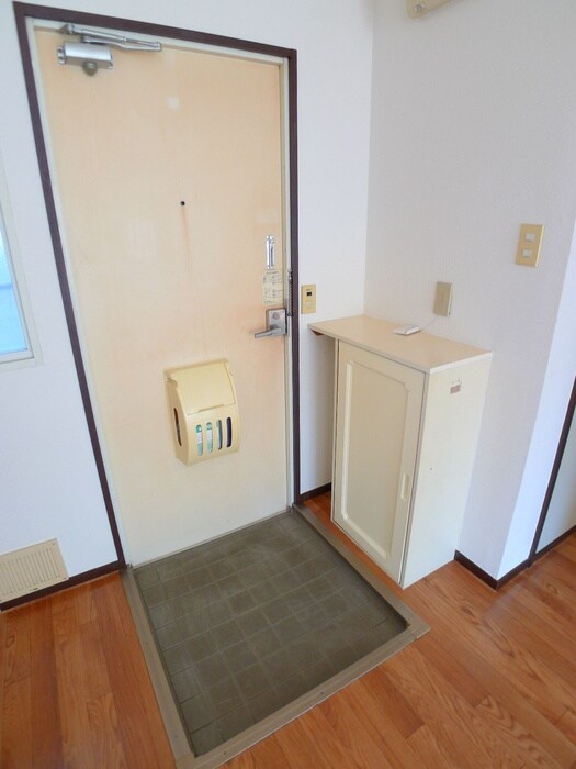 物件内観写真14　(玄関)