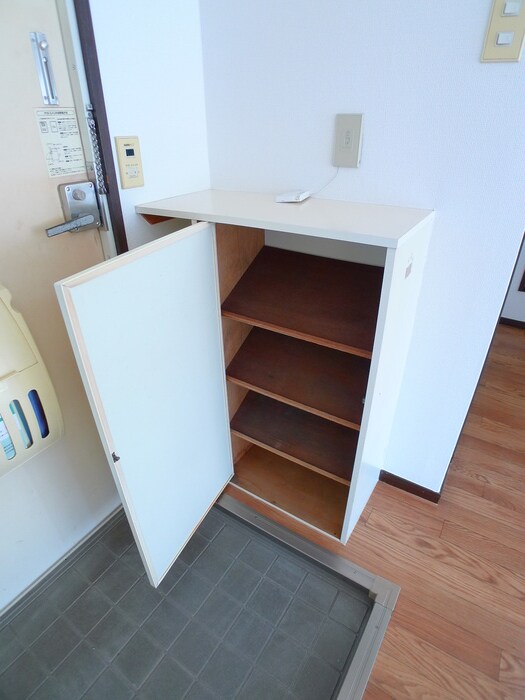 物件内観写真15　(靴箱)