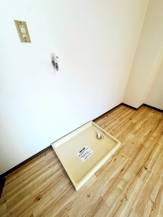 物件内観写真13　(洗濯機置場)