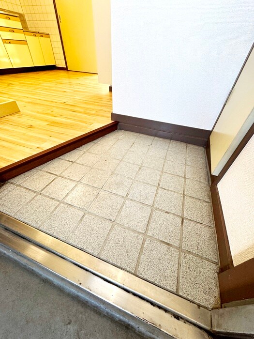 物件内観写真15　(玄関)