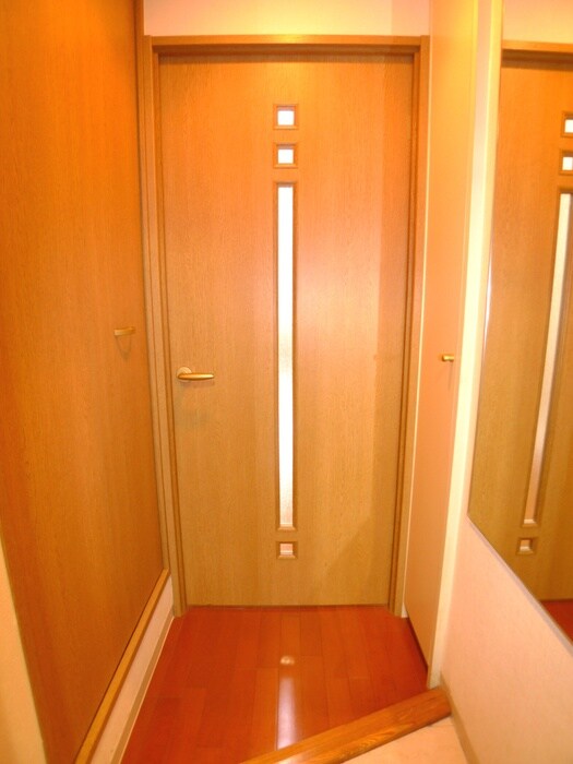 物件内観写真6　(玄関)