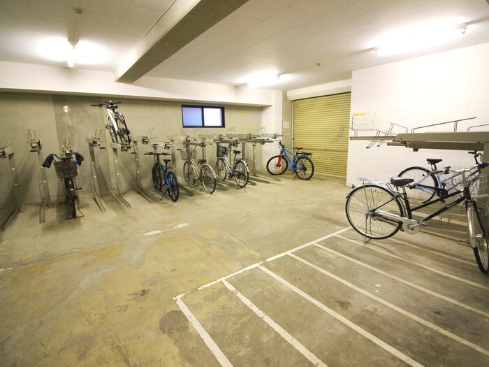 物件外観写真5　(駐輪場)