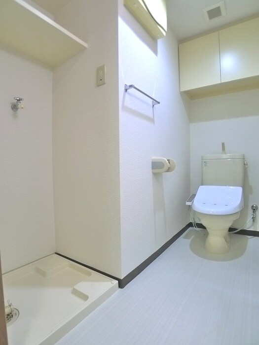 物件内観写真11　(洗濯機置場)