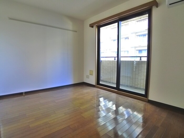 物件内観写真20　(室内からの展望)