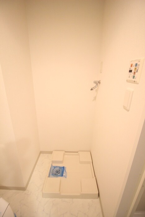 物件内観写真17　(洗濯機置場)