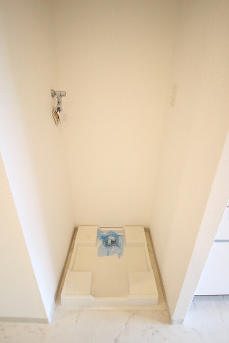 物件内観写真18　(洗濯機置場)