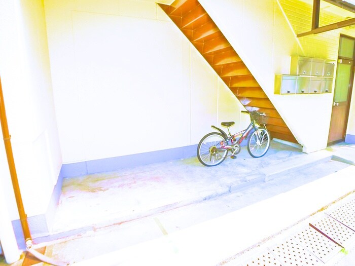 物件外観写真5　(駐輪場)